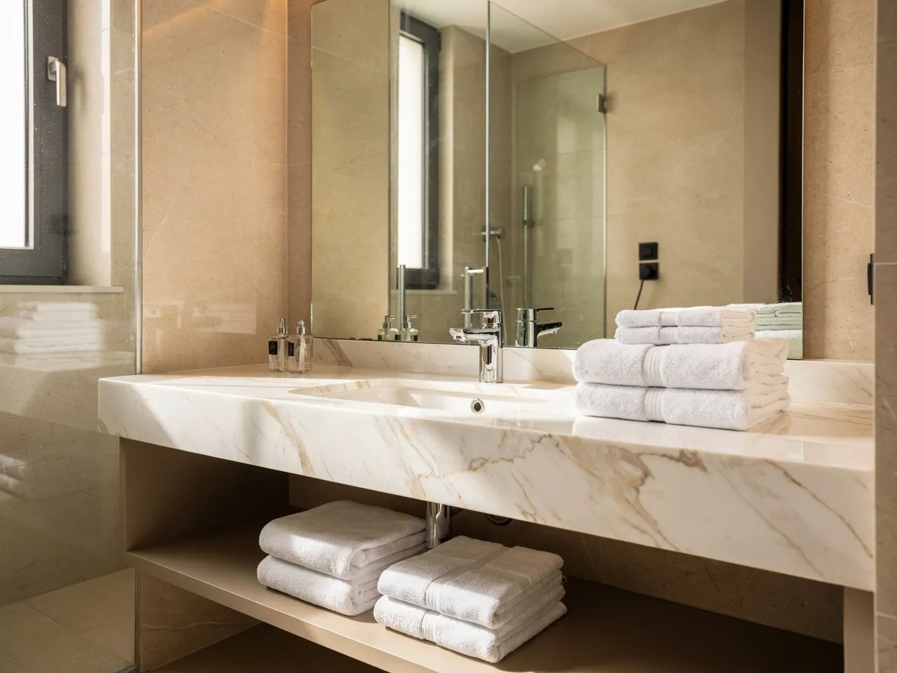 Spotless bathroom in a Dubai holiday rental
